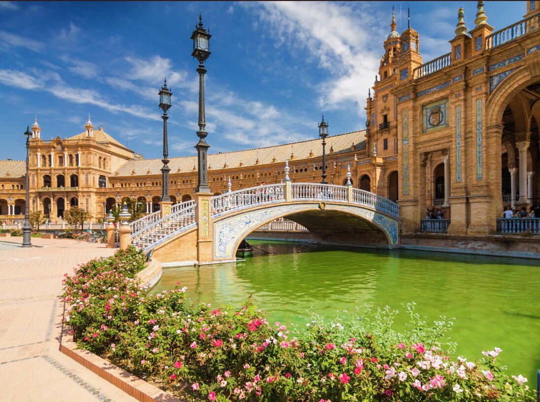 Transfer from Seville to Faro by Living Tours